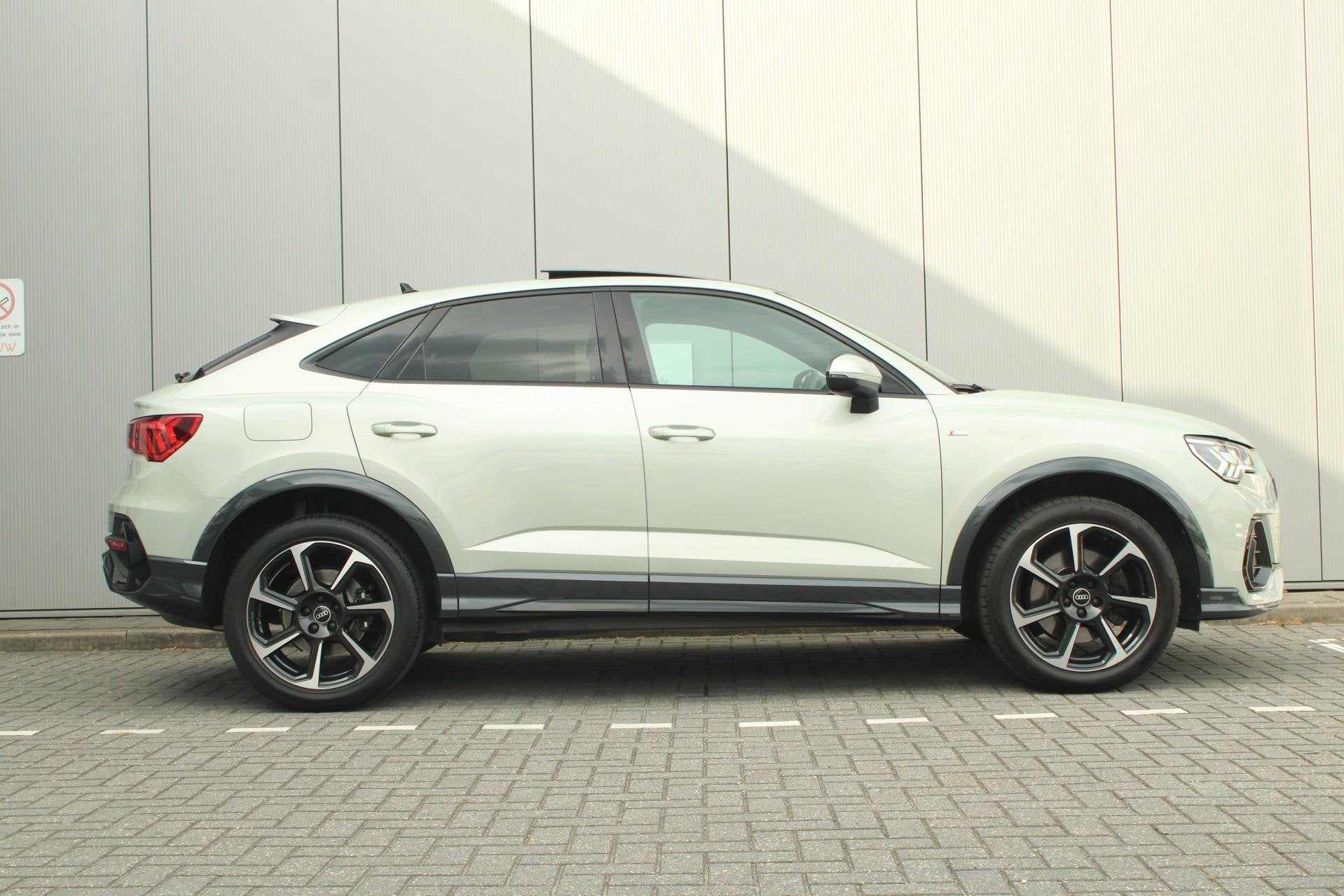 Audi Q3 Sportback 45 TFSIe 245pk S Edition | Panoramadak | T, Auto's, 12 maanden, Gebruikt, Hybride Elektrisch/Benzine, 13 kWh
