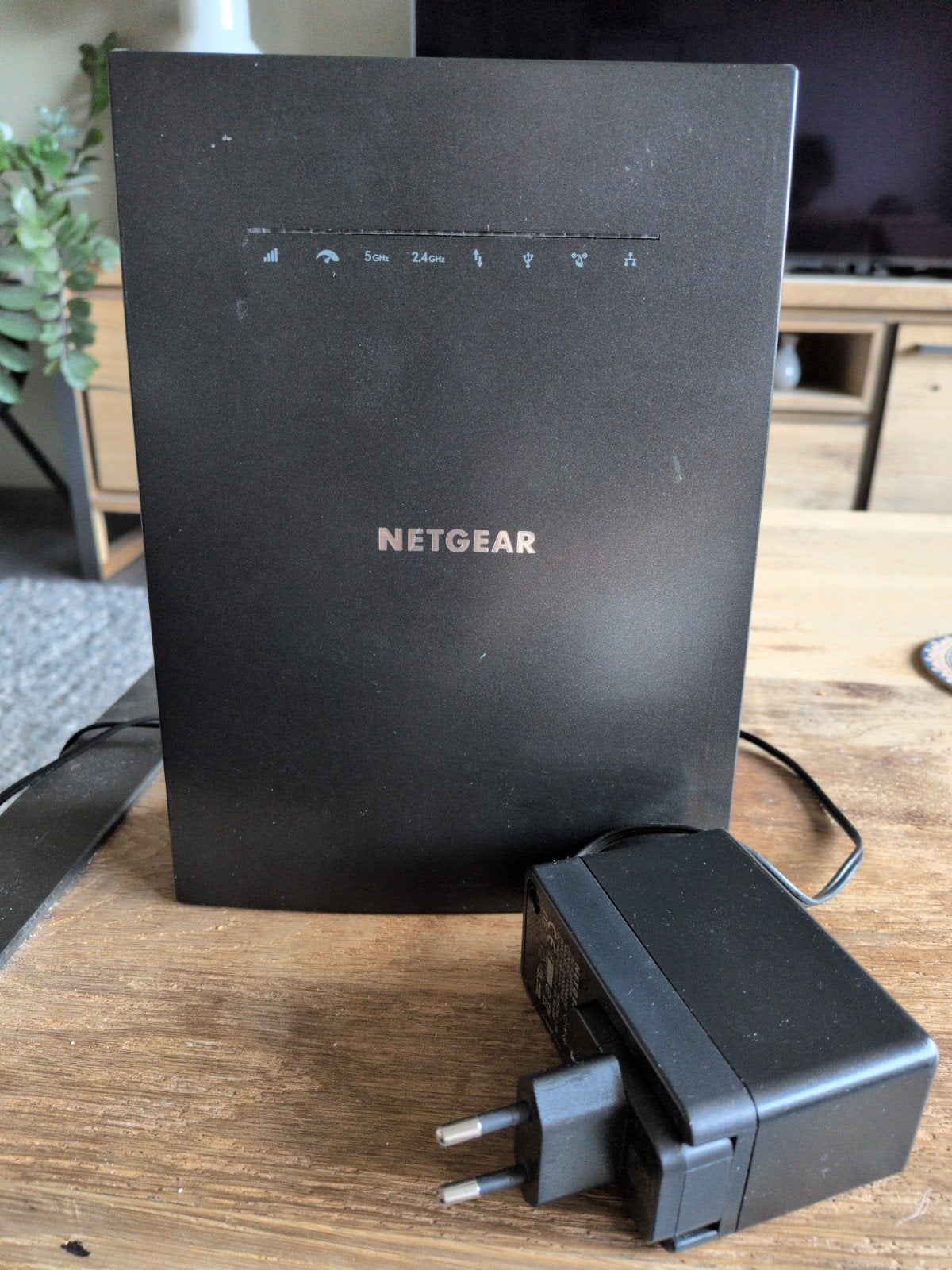 Netgear Router - Goede staat, inclusief adapter, Computers en Software, Ophalen of Verzenden, Gebruikt, Router, Netgear