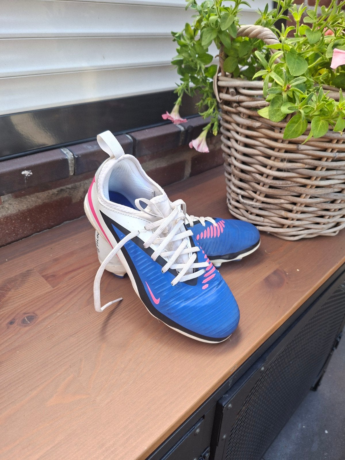 Nike voetbalschoenen maat 33.5, Kinderen en Baby's, Kinderkleding | Schoenen en Sokken, Ophalen of Verzenden, Zo goed als nieuw