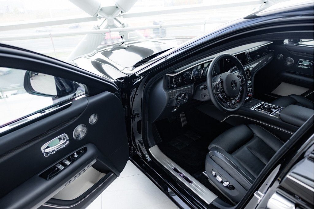 Rolls-Royce Ghost 6.75 V12 | Black Badge | Starlight | TV |, Auto's, Rolls-Royce, Automaat, Achterwielaandrijving, Gebruikt, 12 cilinders