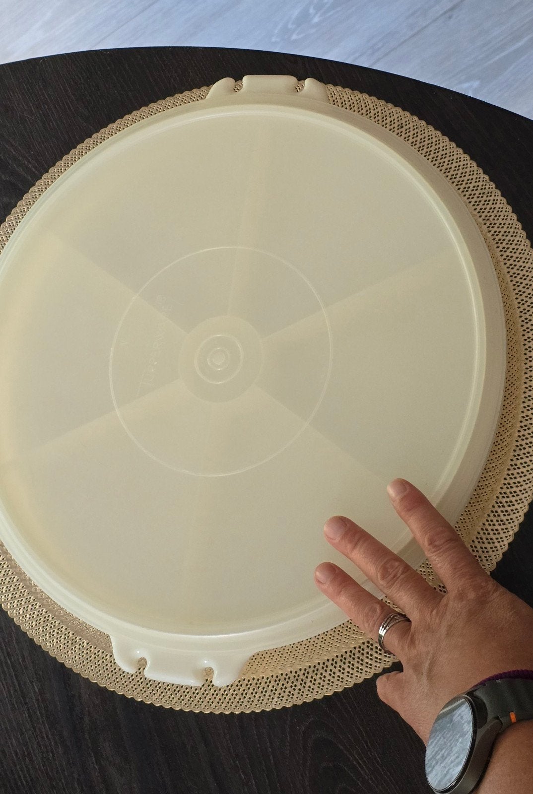 Tupperware serveerschaal, Gebruikt, Bewaardoos, Wit, Ophalen of Verzenden
