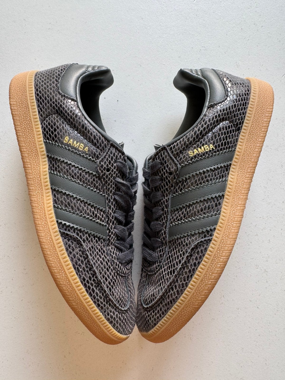 Adidas samba snakeskin, als nieuw! maat 37 1/3, Kleding | Dames, Schoenen, Ophalen of Verzenden, Grijs, Sneakers of Gympen, Zo goed als nieuw