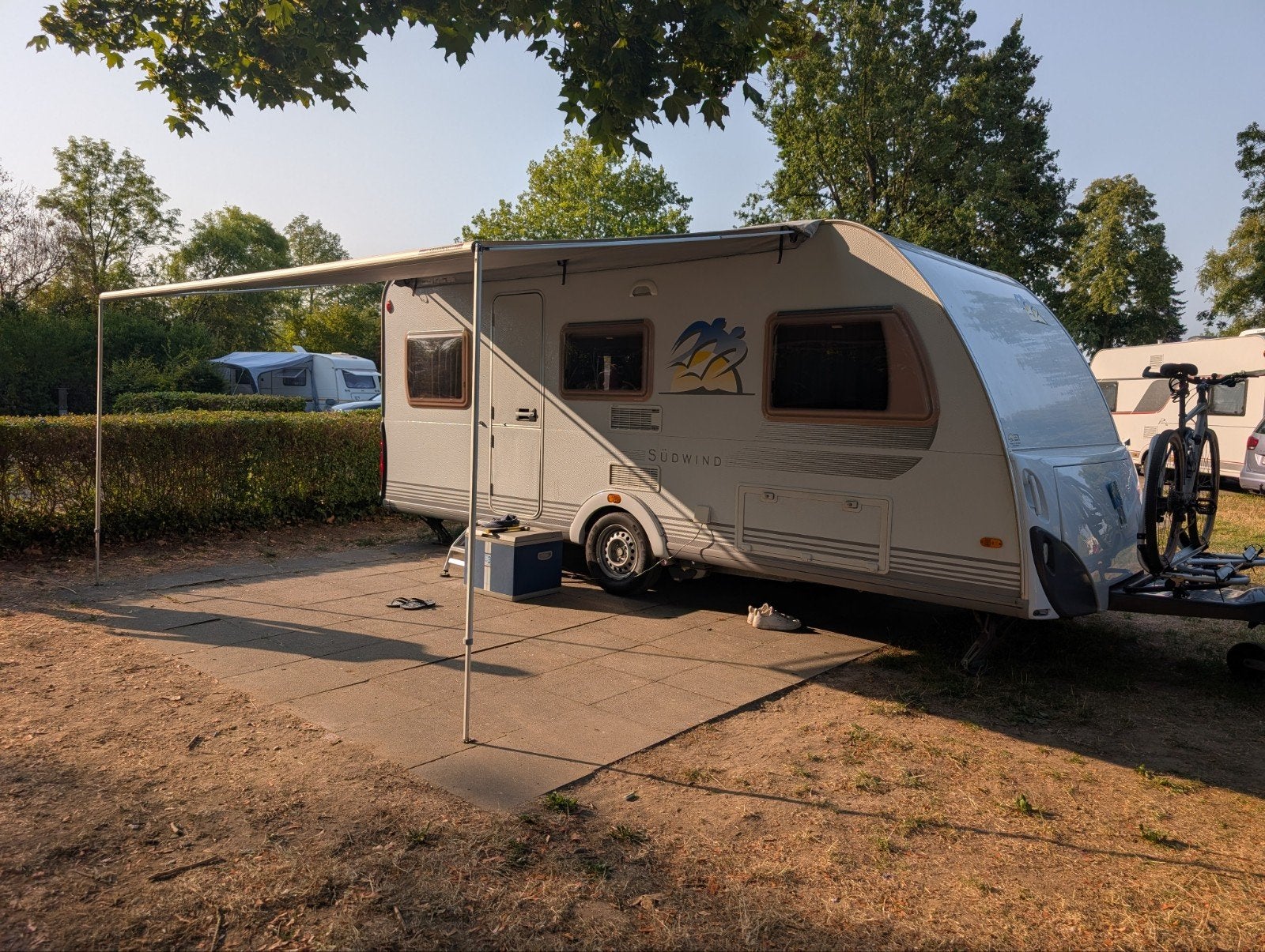 Knaus Sudwind 500 EU met enkele bedden, mover, luifel, Rondzit, 5 tot 6 meter, Knaus, Tot en met 4