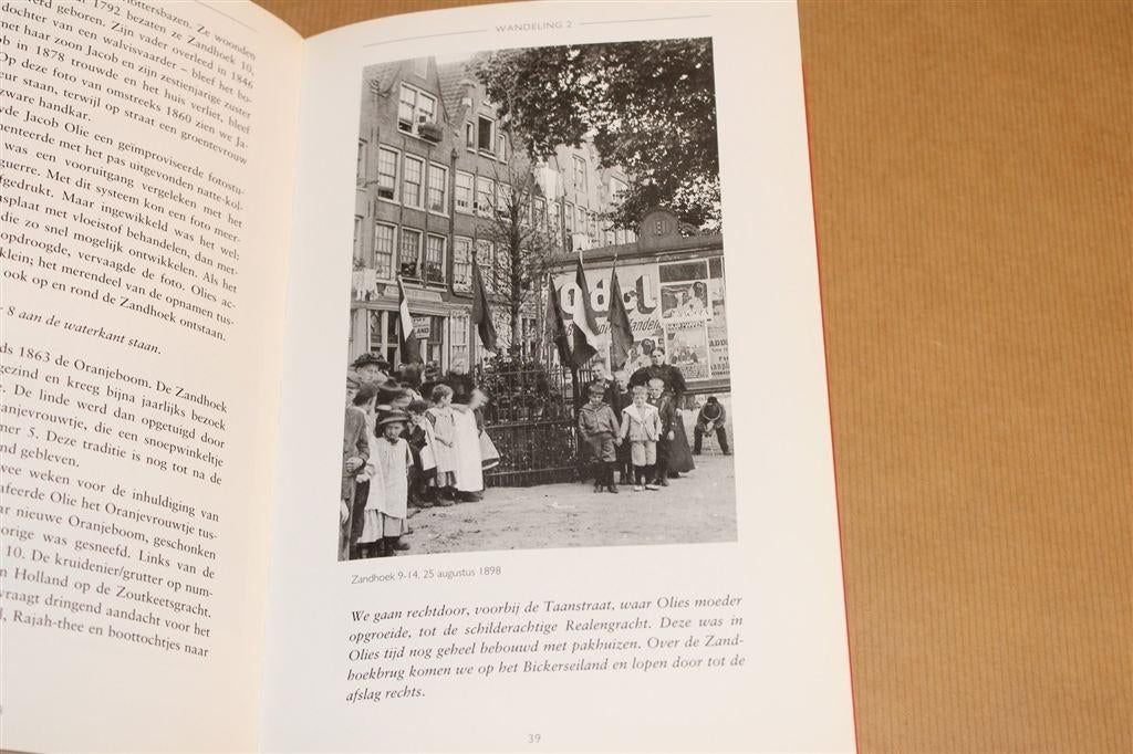 Jacob Olie [1900] — Wandelingen door Amsterdam — Veel Foto\', Ophalen of Verzenden, Zo goed als nieuw