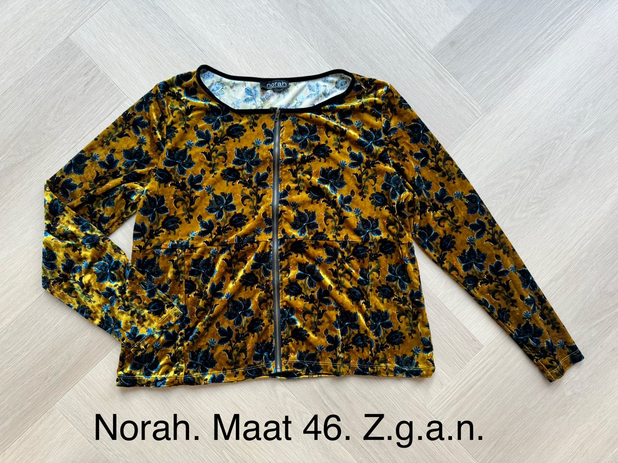 Norah fluwelen vest met bloemenprint, maat 46, Ophalen of Verzenden, Zo goed als nieuw, Maat 46/48 (XL) of groter, Geel
