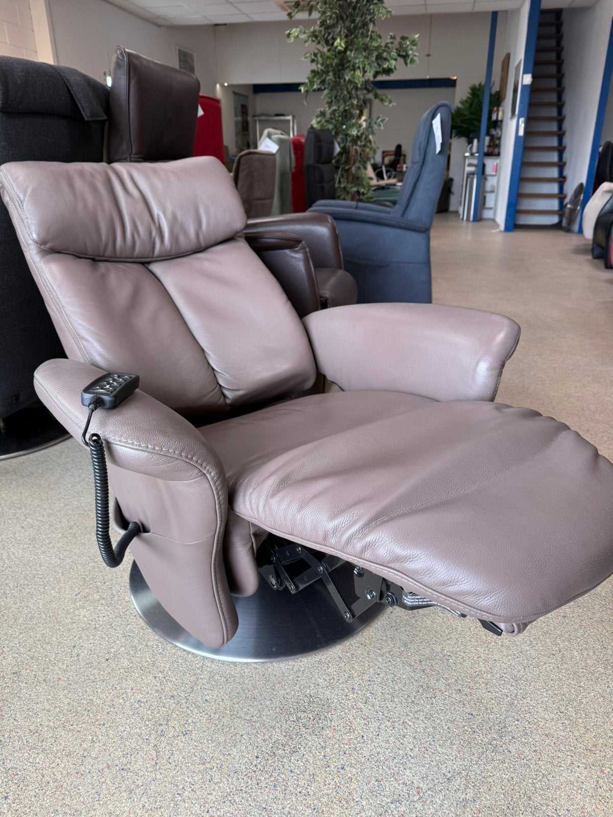 Meubelzorg sta op stoel relax fauteuil gratis bezorging, Ophalen of Verzenden, Zo goed als nieuw, Leer, Ruim 100 fauteuils in alle kleuren en maten