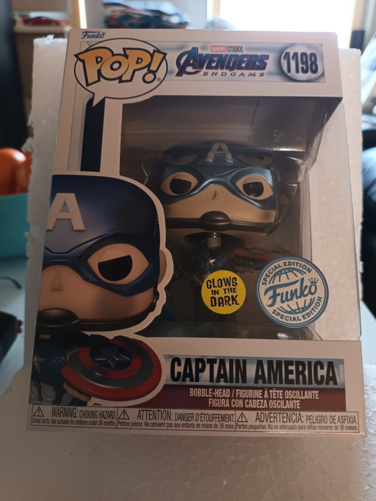 Funko Pop! Captain America Avengers Endgame Glows in the Dar, Ophalen of Verzenden, Zo goed als nieuw