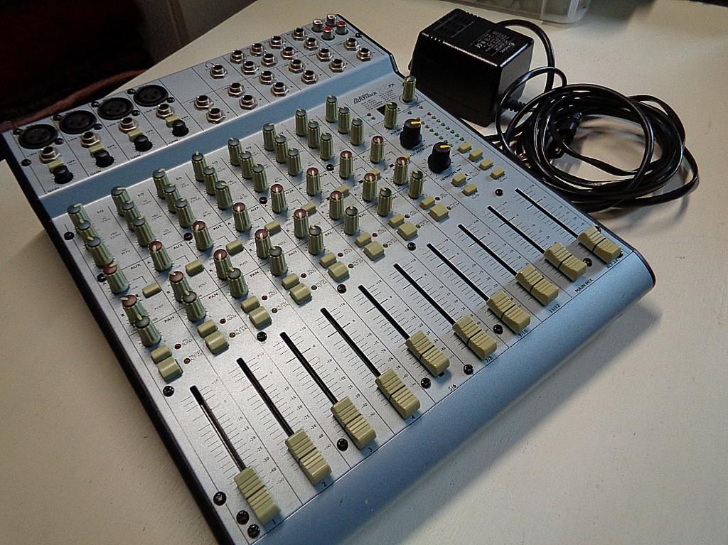 Mengpaneel Alesis, Muziek en Instrumenten, Mengpanelen, Ophalen of Verzenden, Gebruikt, 5 tot 10 kanalen, Microfooningang