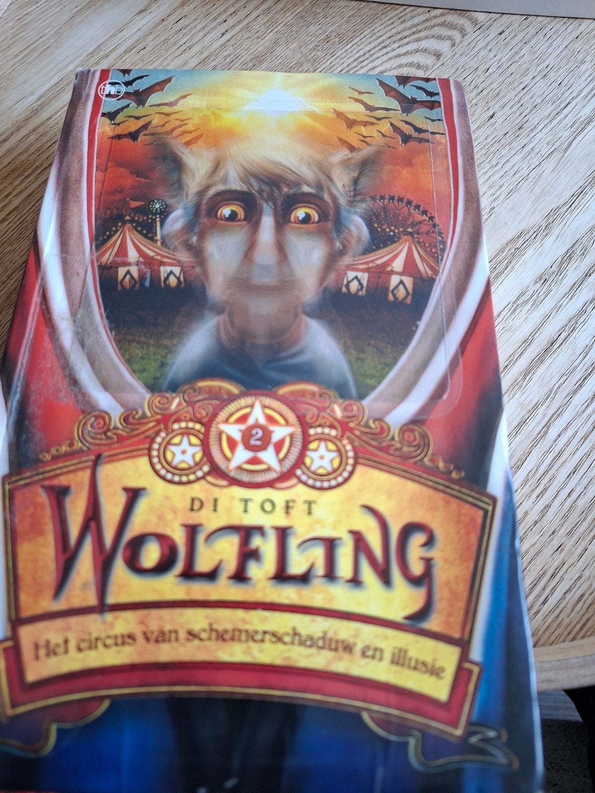 Di Toft - 2 Het circus van schemerschaduw en illusie, Ophalen of Verzenden, Zo goed als nieuw, Di Toft