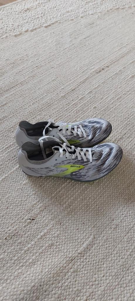 Brooks dames hardloopschoenen spikes maat 40,5 valt als 39, Ophalen of Verzenden