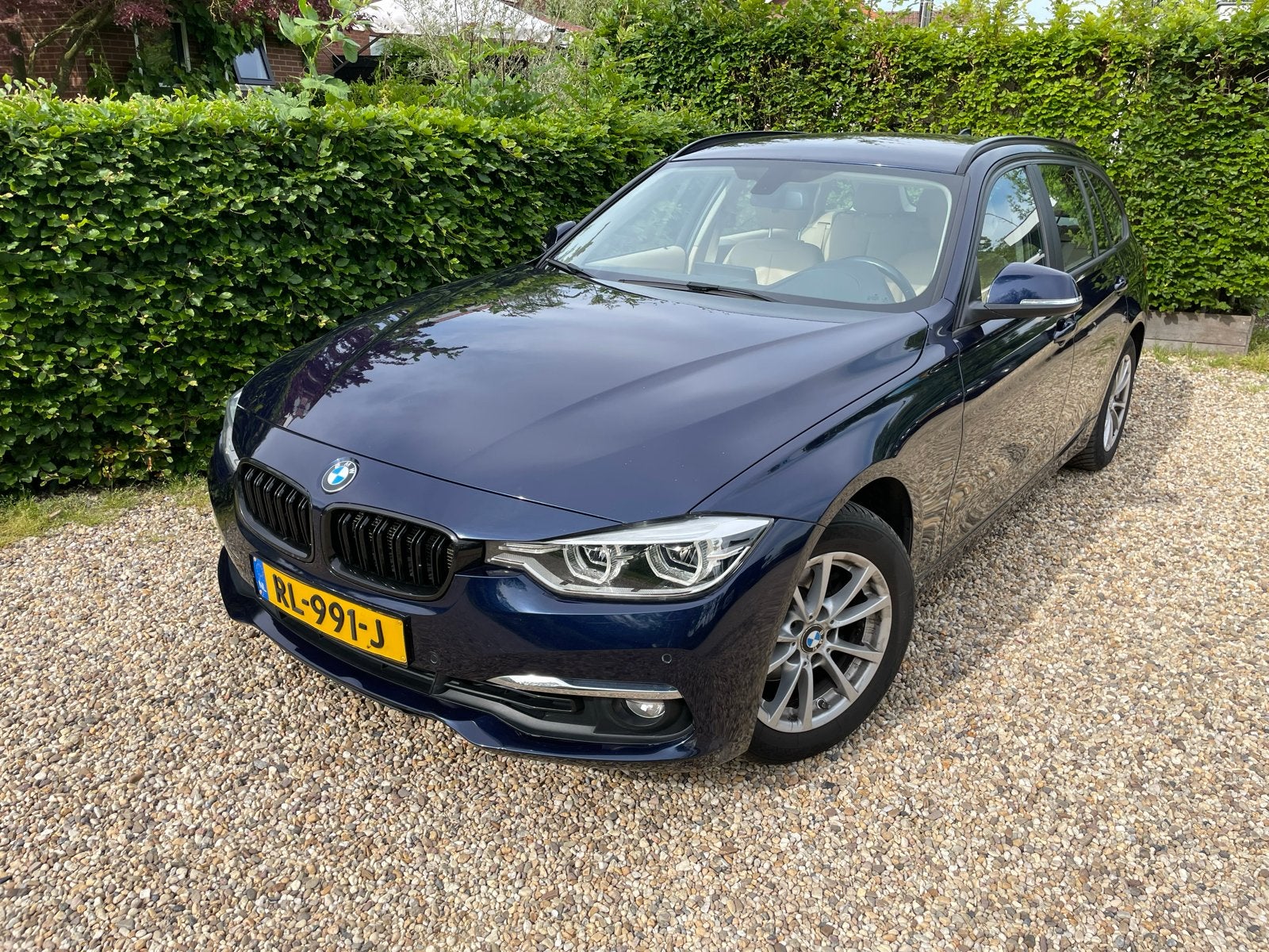 BMW 3-Serie 318i corporate lease high executive, Auto's, BMW, Automaat, Blauw, 1465 kg, Origineel Nederlands