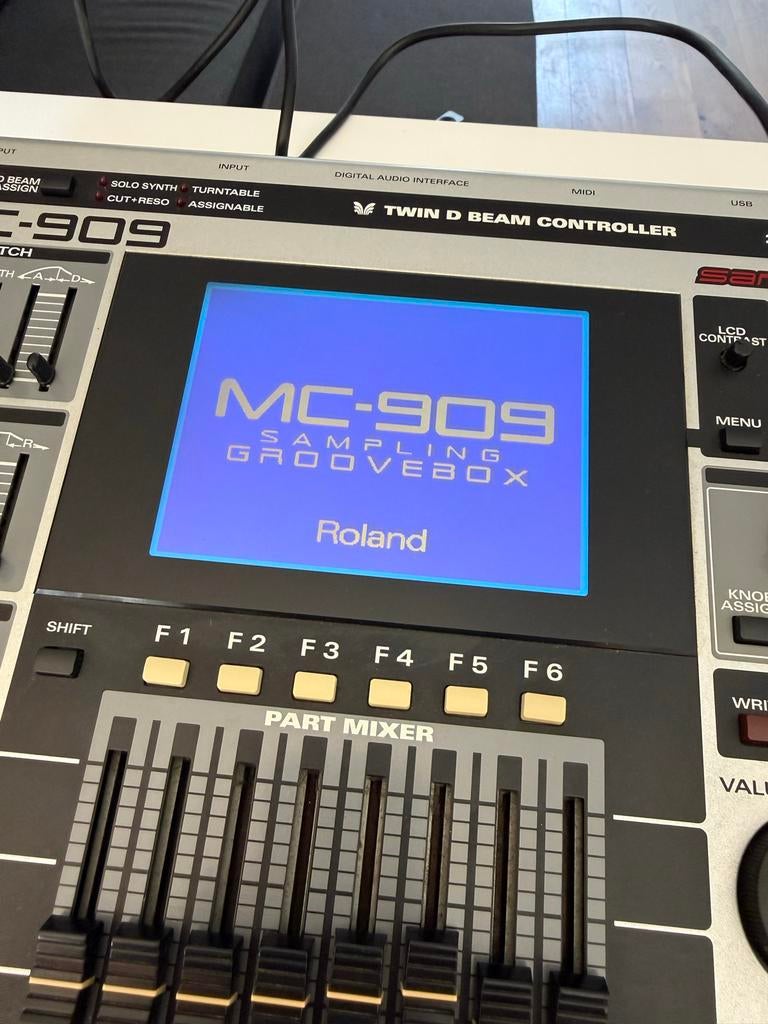 Roland MC909 Sampler Groovebox, Ophalen of Verzenden, Gebruikt