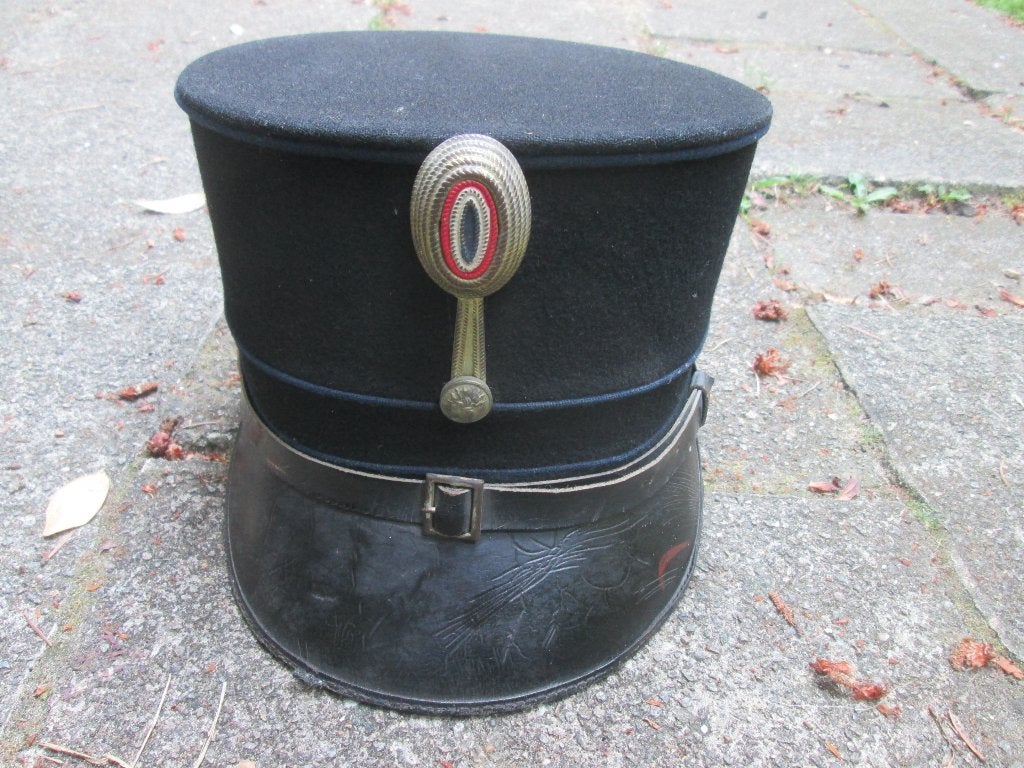Kepie politietroepen oorlogstijd met zinken granaat knopen, Ophalen of Verzenden, Landmacht, Nederland