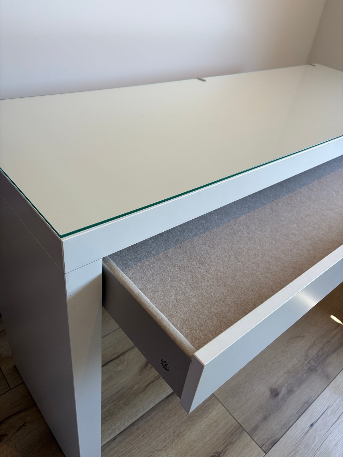 IKEA MALM Bureau met uittrekbaar paneel, wit, 120x41 cm, Huis en Inrichting, Bureaus, Ophalen, Met lades, Zo goed als nieuw, IKEA