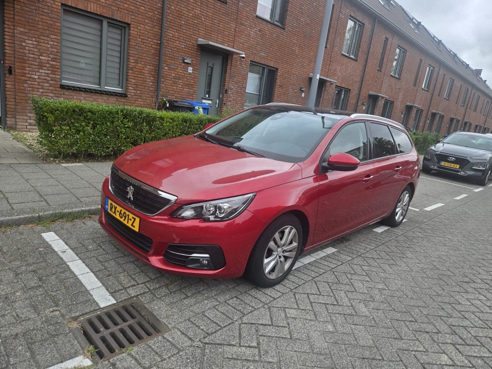 Peugeot 308 1.2E-THP 81/110 5-D 2018 Rood, Auto's, Voorwielaandrijving, 1199 cc, 49 €/maand, Origineel Nederlands