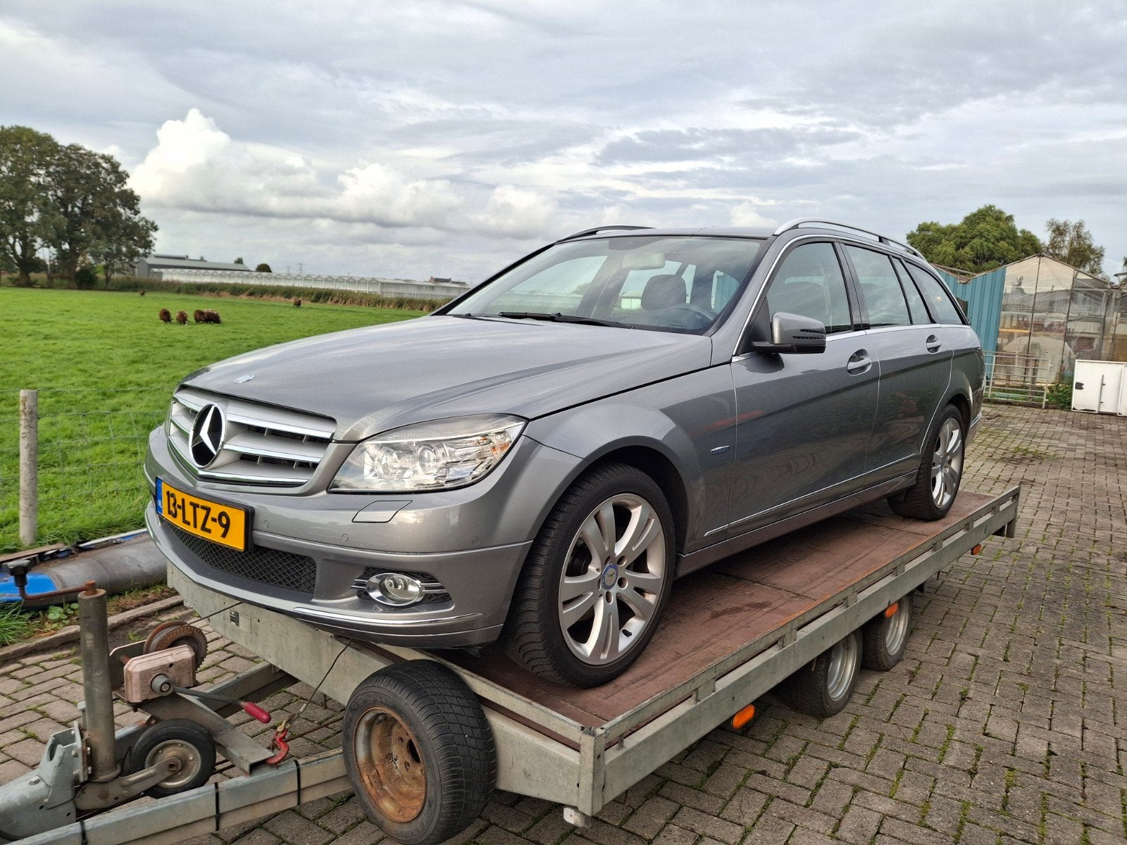 Mercedes-Benz C-Klasse C180 Blueefficiency 2010 Grijs, Auto's, Achterwielaandrijving, 1800 kg, Handgeschakeld, Particulier