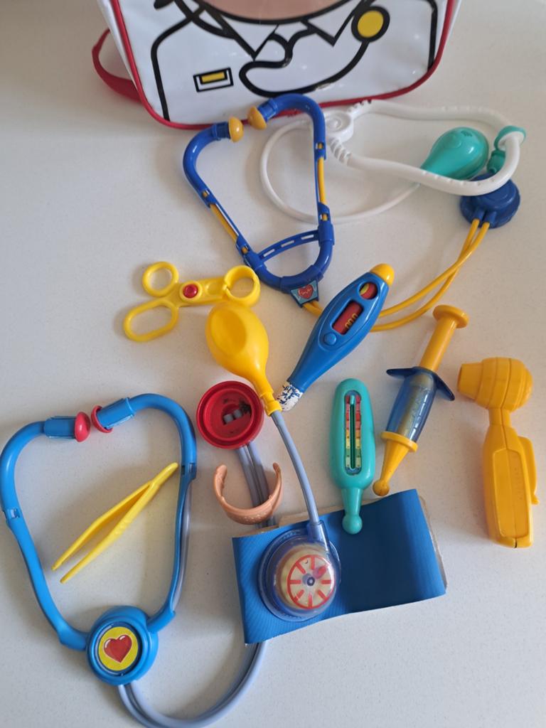 Dokterstas met accessoires en dokterskleding, Kinderen en Baby's, Ophalen of Verzenden, Gebruikt, Ontdekken