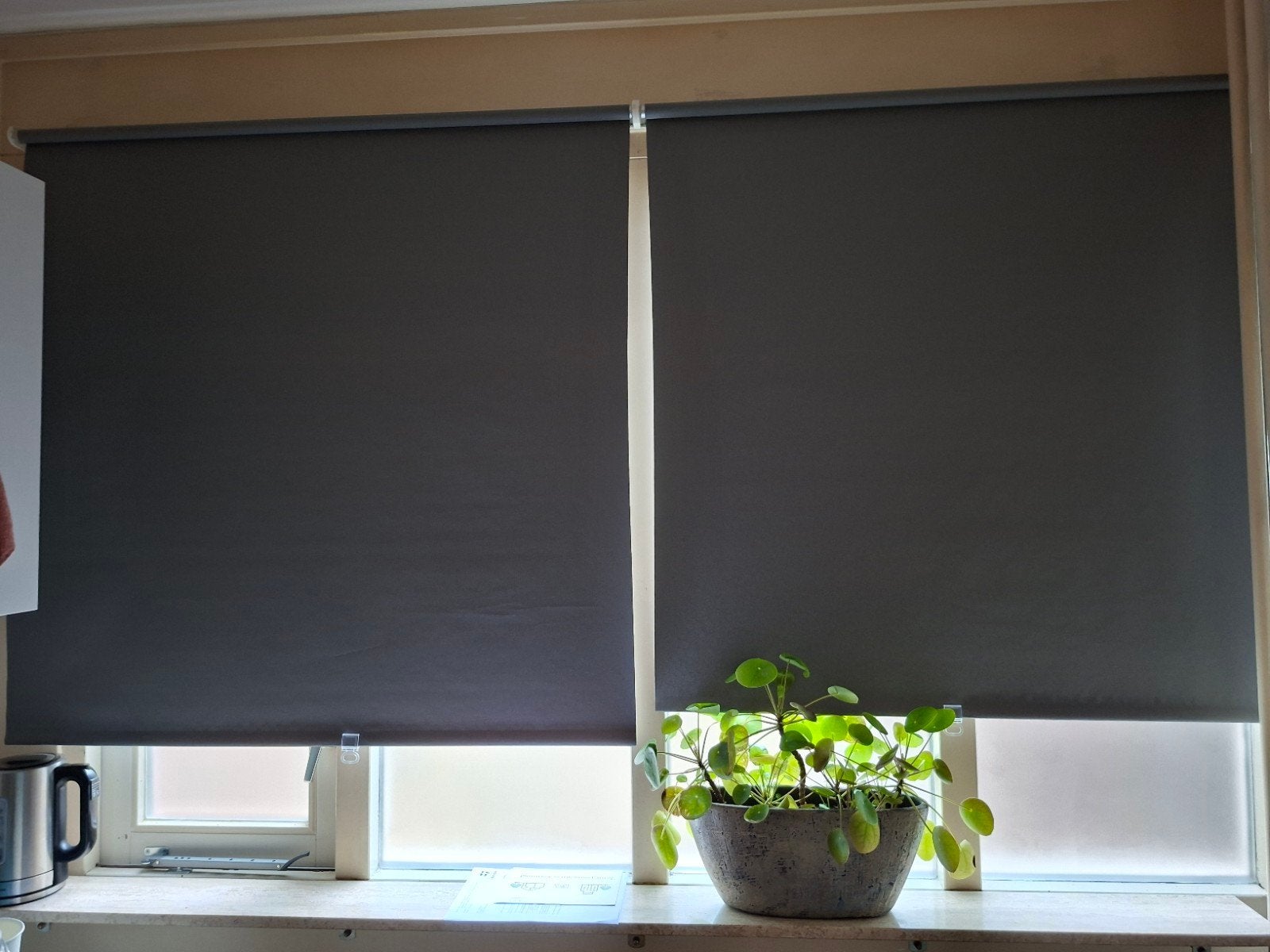 2x Verduisterend rolgordijn Ikea Fonsterblad grijs, Ophalen, 120 cm, Zo goed als nieuw, Gordijn