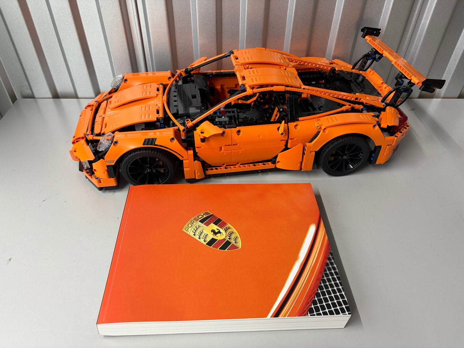 Lego Technic 42056 Porsche 911 GT3 RS met boek, Ophalen of Verzenden, Zo goed als nieuw