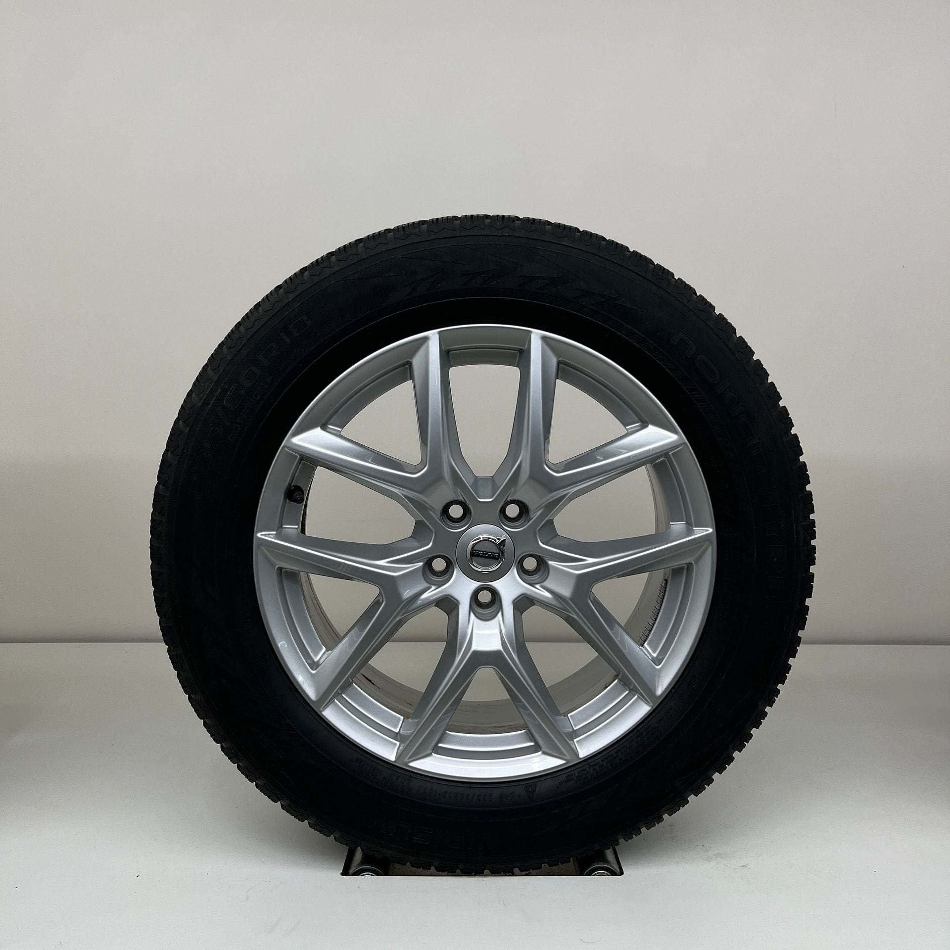 Volvo XC60 - 18 inch - winterbanden, Auto-onderdelen, Banden en Velgen, 18 inch, Gebruikt, Banden en Velgen, 235 mm