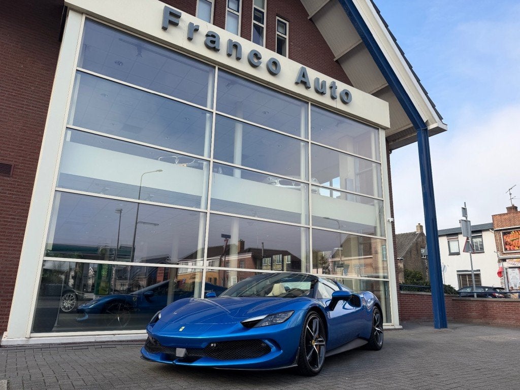 Ferrari 296 GTS GTS- HUD-CARBON-LIFT, Auto's, Gebruikt, Blauw, 7 kWh, Parkeercamera