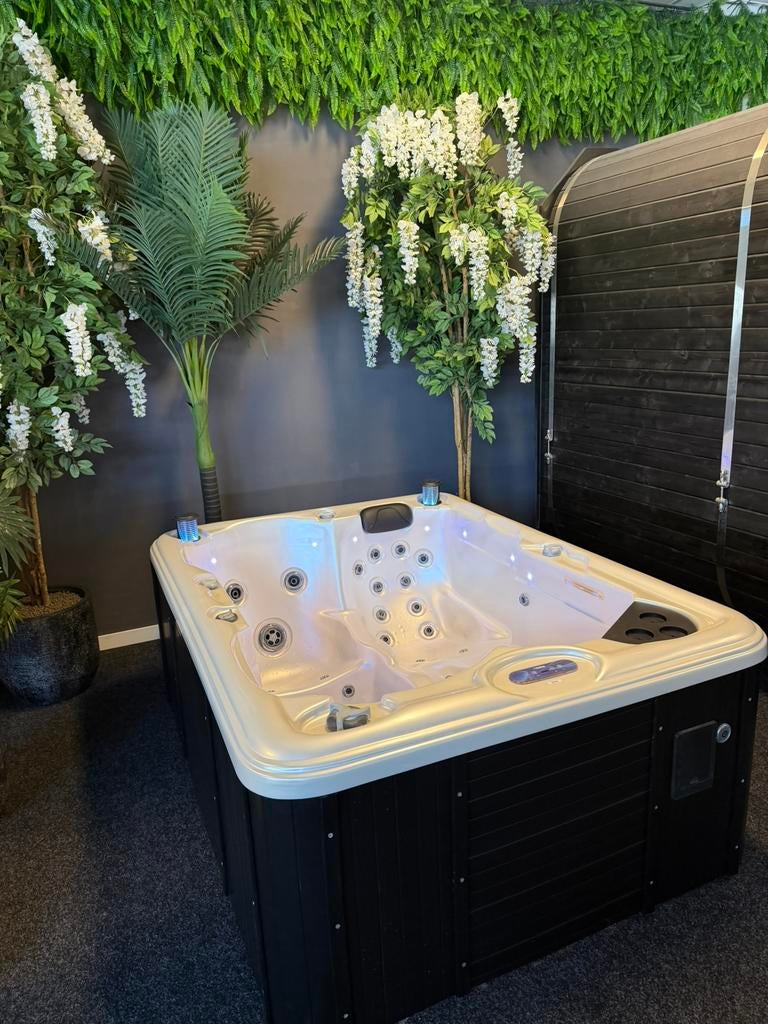 Jacuzzi / spa 3 persoons – Balboa – plug & play 220V, Ophalen, Zo goed als nieuw, Trap, Vast