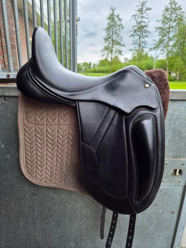 Dressuurzadel Graziozo domenico, Dieren en Toebehoren, Paarden en Pony's | Zadels, Ophalen, Gebruikt, Dressuur