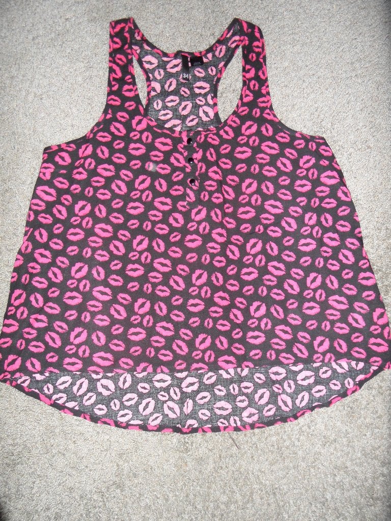 Sportieve top, maat XS, zwart met rode/roze lippen, Kleding | Dames, Zwart, Ophalen of Verzenden, Zo goed als nieuw, Zonder mouw