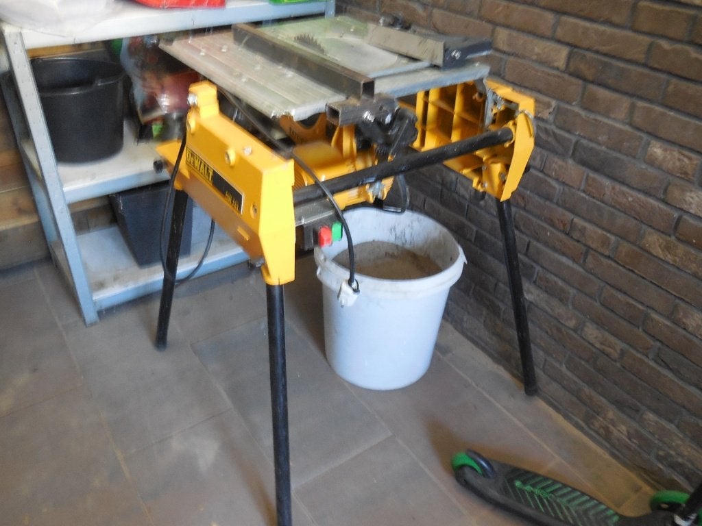 DeWald Flipover zaagmachine DW 743., Ophalen, Gebruikt, DeWalt, Afkortzaag