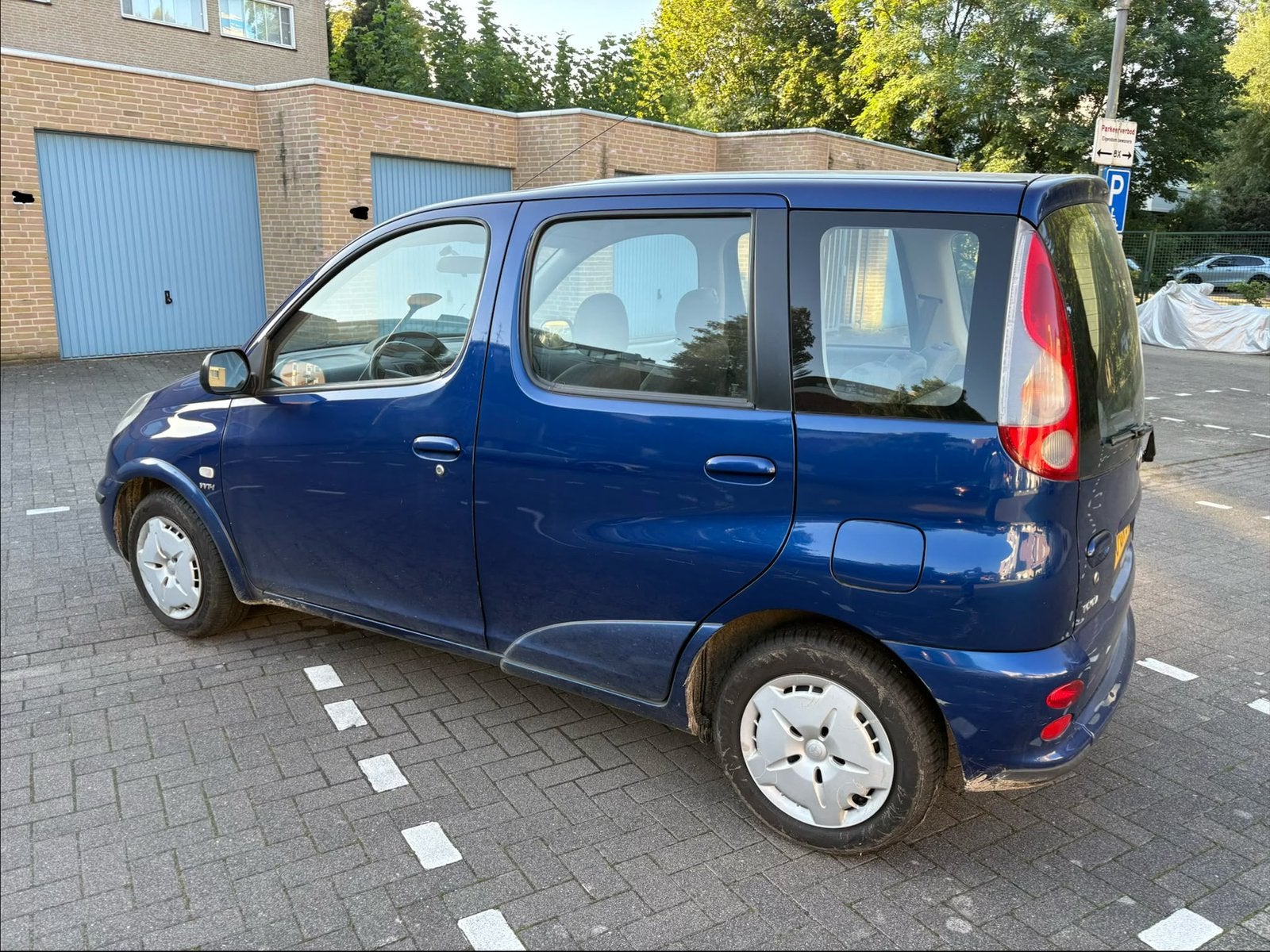 Foto 7 van Toyota Yaris Verso 1.3 16V Vvti 2001 Blauw, 98500km