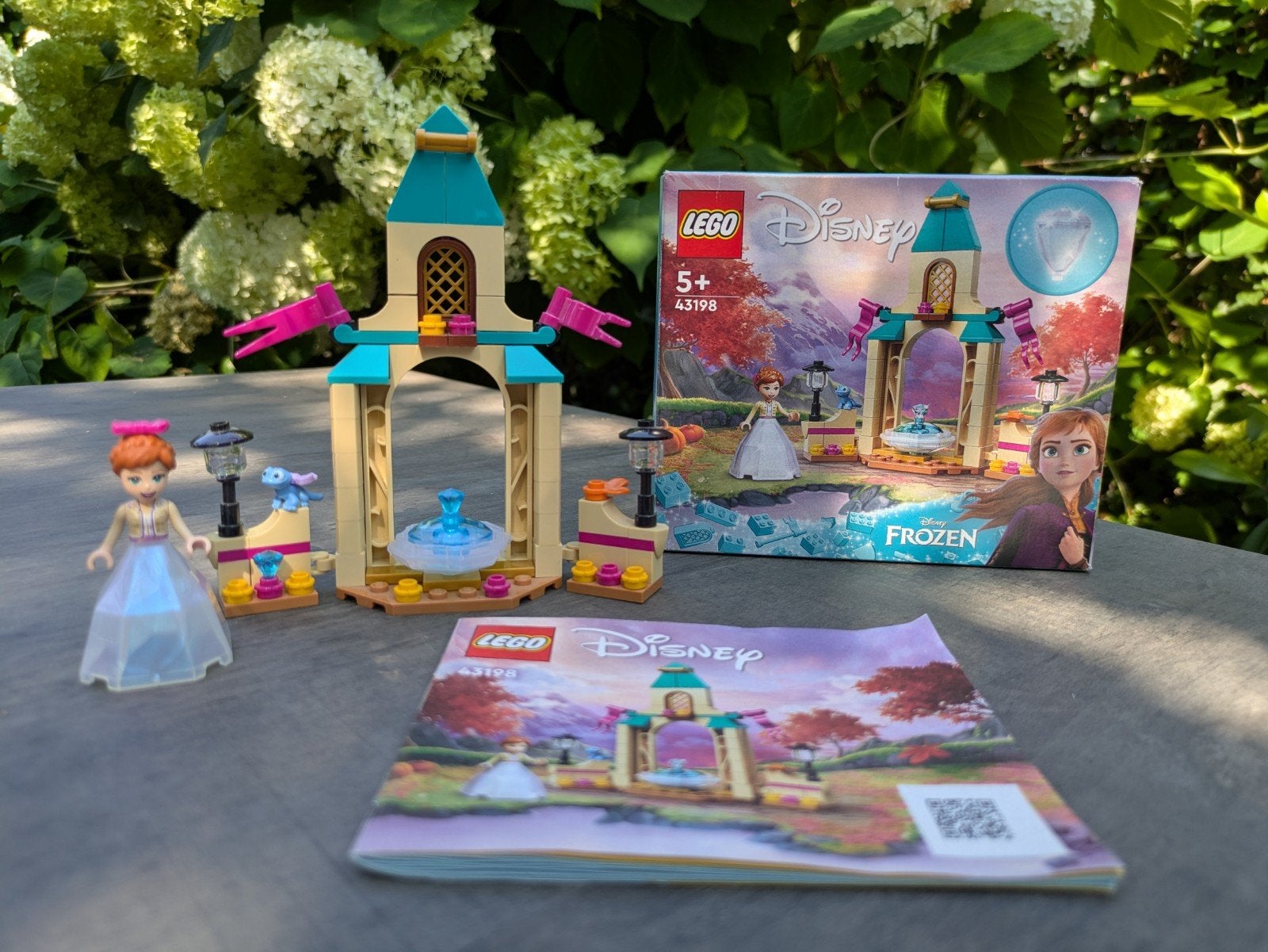 LEGO Disney Frozen Anna's Kasteel Binnenplaats (43198), Ophalen of Verzenden, Zo goed als nieuw, Overige merken