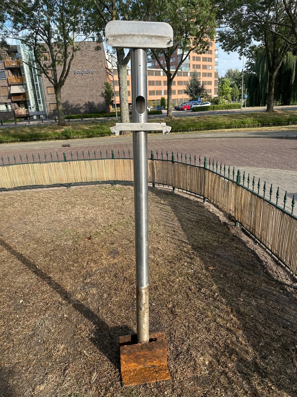 RVS Montagesokkel / Montagepaal voor Laadbox, Ophalen