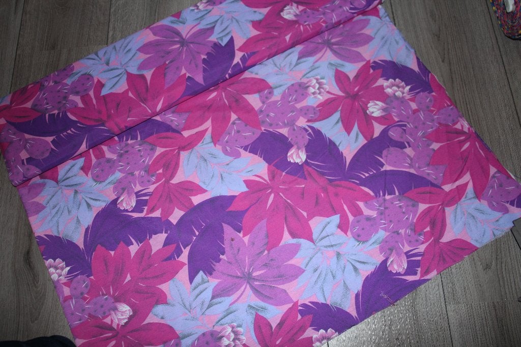 Rol Polyester stof - roze/paars cactus + bladeren #2526, 120 cm of meer, Nieuw, Ophalen of Verzenden, Roze