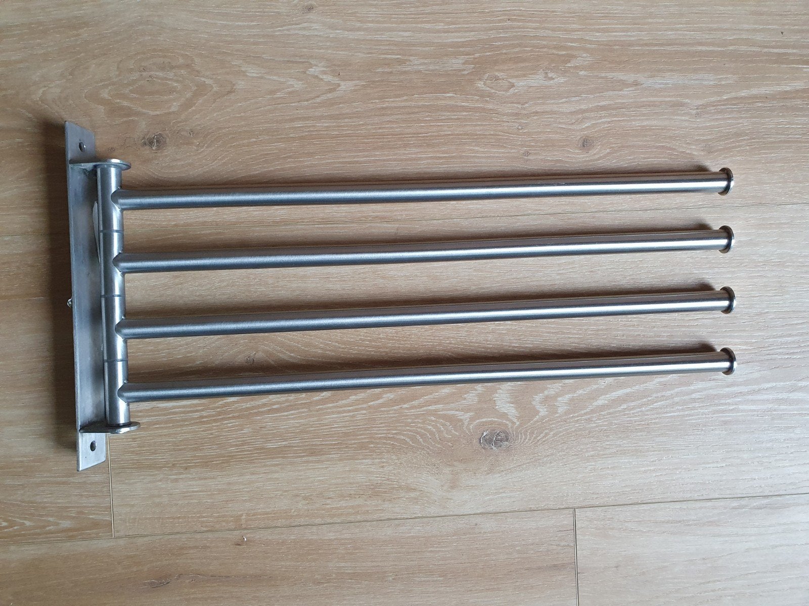 Ikea Grundtal handdoekrek, Huis en Inrichting, Handdoekenrek, Zo goed als nieuw, Zilver, Ophalen