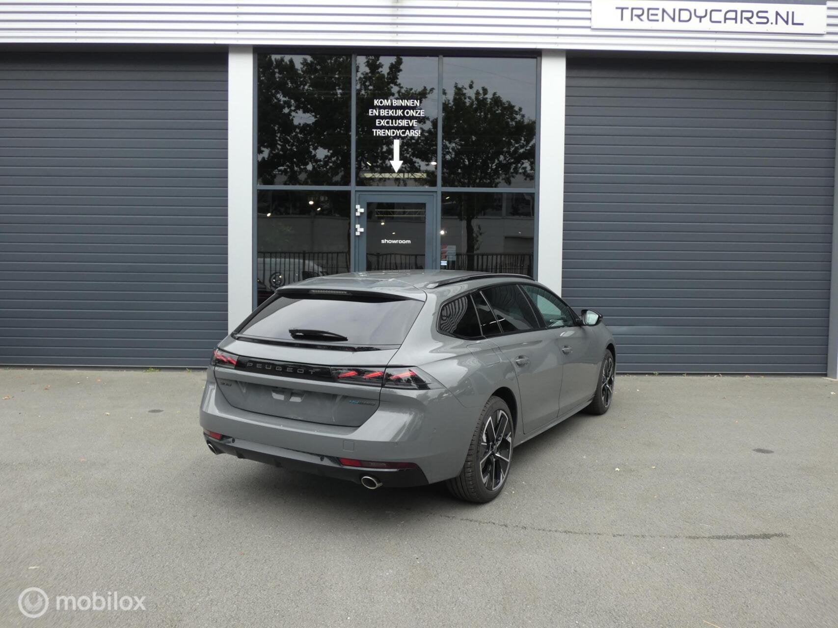 Peugeot 508 SW 1.6 HYbrid 180 e-EAT8 Allure Avantage, Auto's, Verwarmde buitenspiegels, Gebruikt, Zwart, 4 cilinders