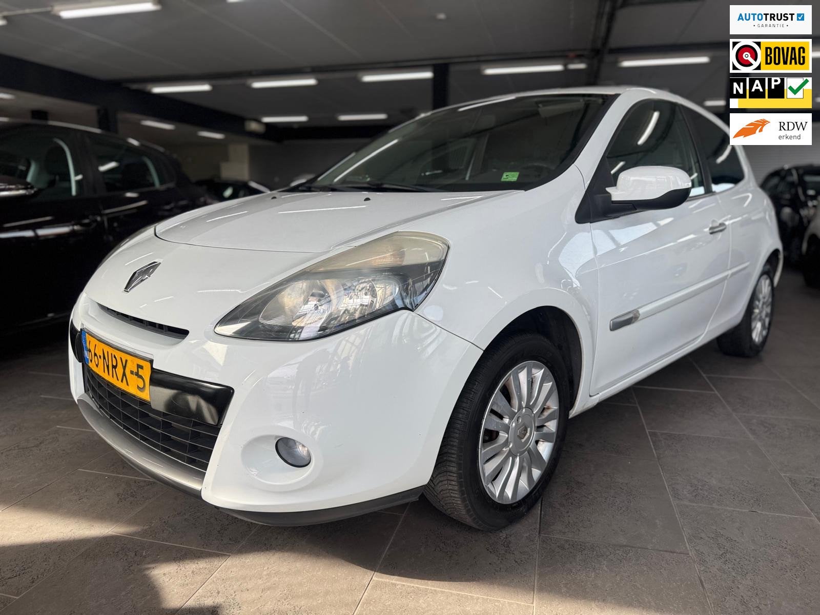 Renault Clio 1.2 TCe Collection airco elektrische ramen+spie, Auto's, Voorwielaandrijving, Euro 5, Gebruikt, Zwart