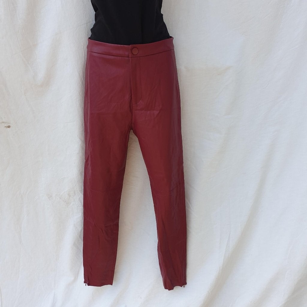 Stoere rode nepleren broek. NIEUW. Mt S Merk Zara, Kleding | Dames, ., Nieuw, Ophalen of Verzenden, .