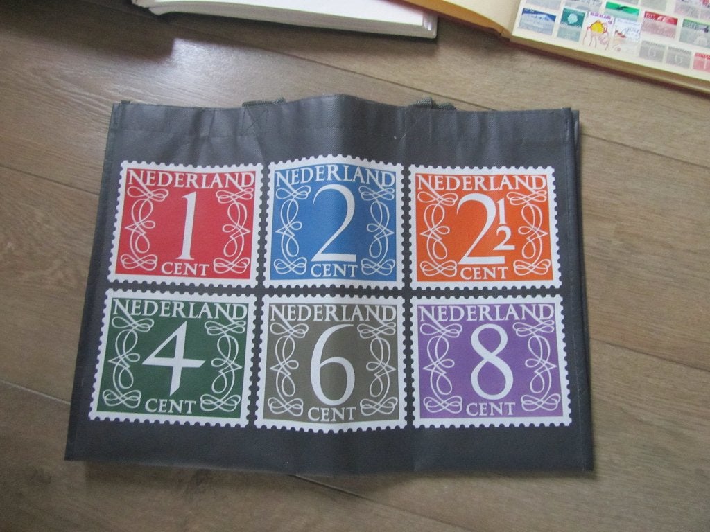 Boodschappentas met postzegelprint - Nieuw, Ophalen of Verzenden, Nieuw, Zwart, Overige typen