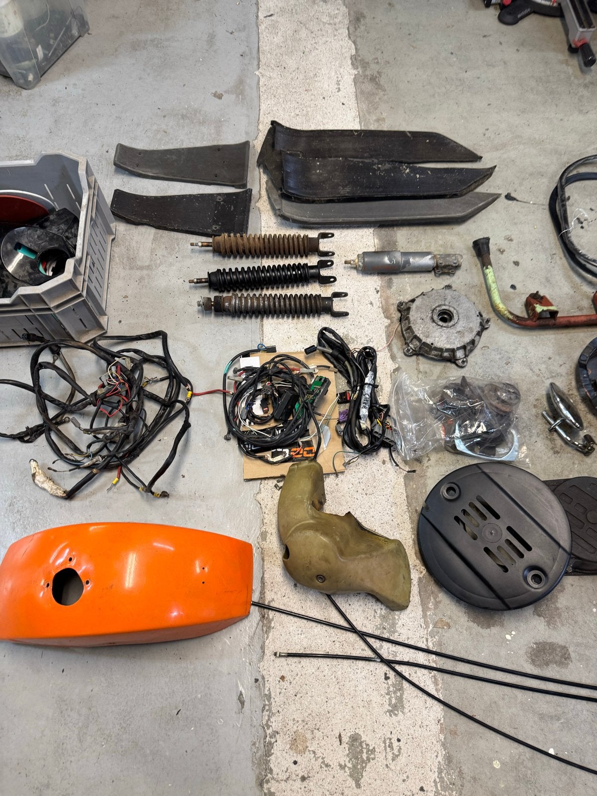 Diverse Vespa PK50 onderdelen, Fietsen en Brommers, Brommeronderdelen | Scooters, Ophalen, Gebruikt, Kap, Vespa