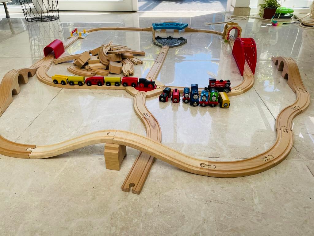 Grote Houten Treinset met Thomas de Trein en Hape, Ophalen, Gebruikt
