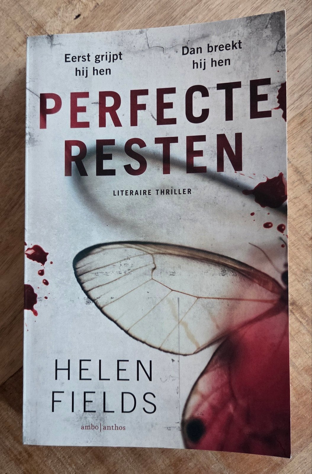 Helen Fields - Perfecte resten, Boeken, Ophalen of Verzenden, Zo goed als nieuw, Helen Fields