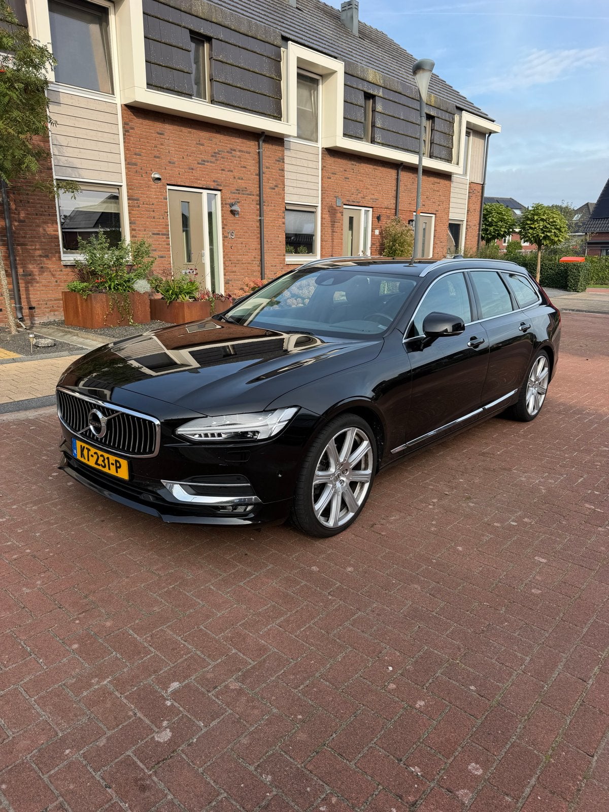 Volvo V90 2.0 D4 Inscription 2016 Zwart, 1969 cc, Zwart, Origineel Nederlands, Stationwagon