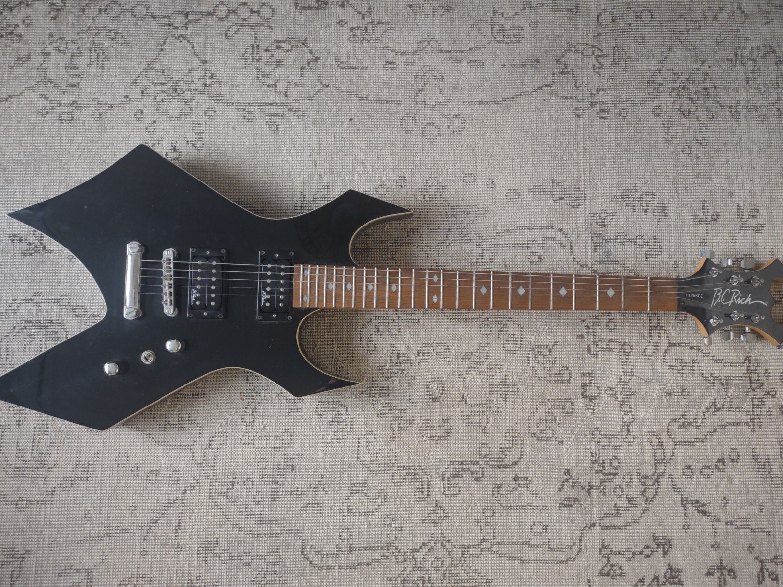 B.C. Rich Warlock Revenge, Gebruikt, Met versterker, Solid body, Ophalen