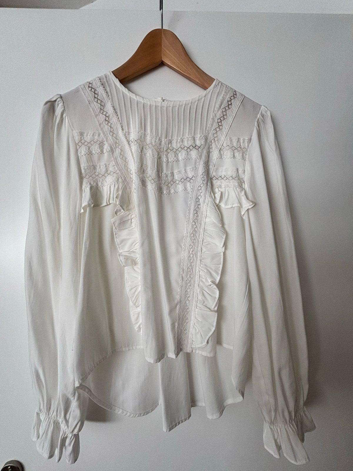 Witte blouse met ruches en kant, Co’ Couture, maat S, Ophalen of Verzenden, Nieuw, Maat 36 (S), Wit