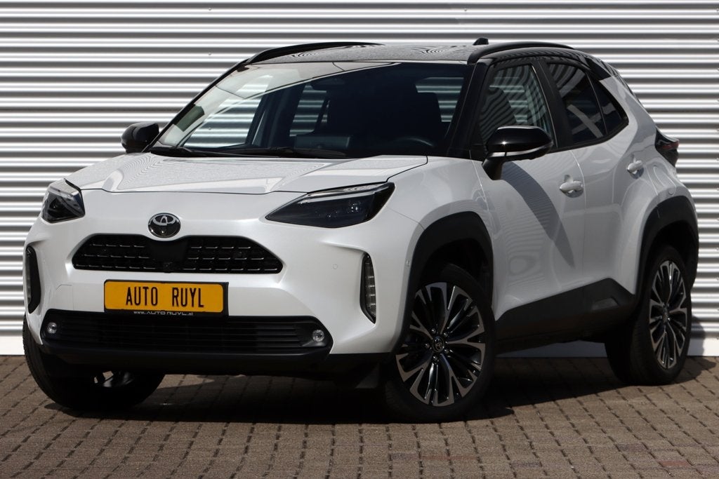 Toyota Yaris Cross 1.5 Hybrid 130 Executive 360Gr / Bi-Tone, Auto's, Dealer onderhouden, 1195 kg, Gebruikt, Zwart
