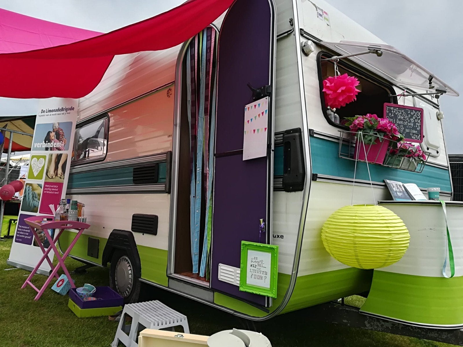 Leuke Kipcaravan 1980, Rondzit, Kip, Particulier, 500 - 750 kg