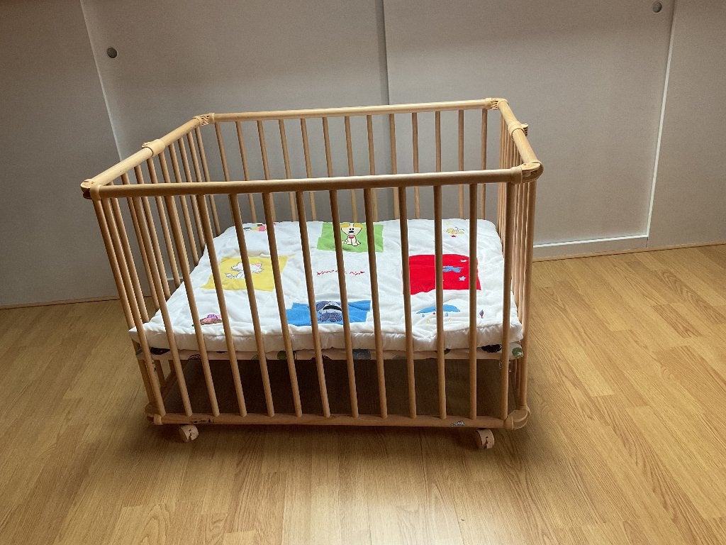 Inklapbare baby box, Kinderen en Baby's, Boxen, Ophalen of Verzenden, Gebruikt, Rechthoekig, Boxkleed