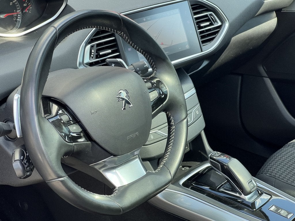 Peugeot 308 SW 1.2 PureTech Allure, Auto's, Peugeot, Stof, Gebruikt, 1199 cc, 630 kg