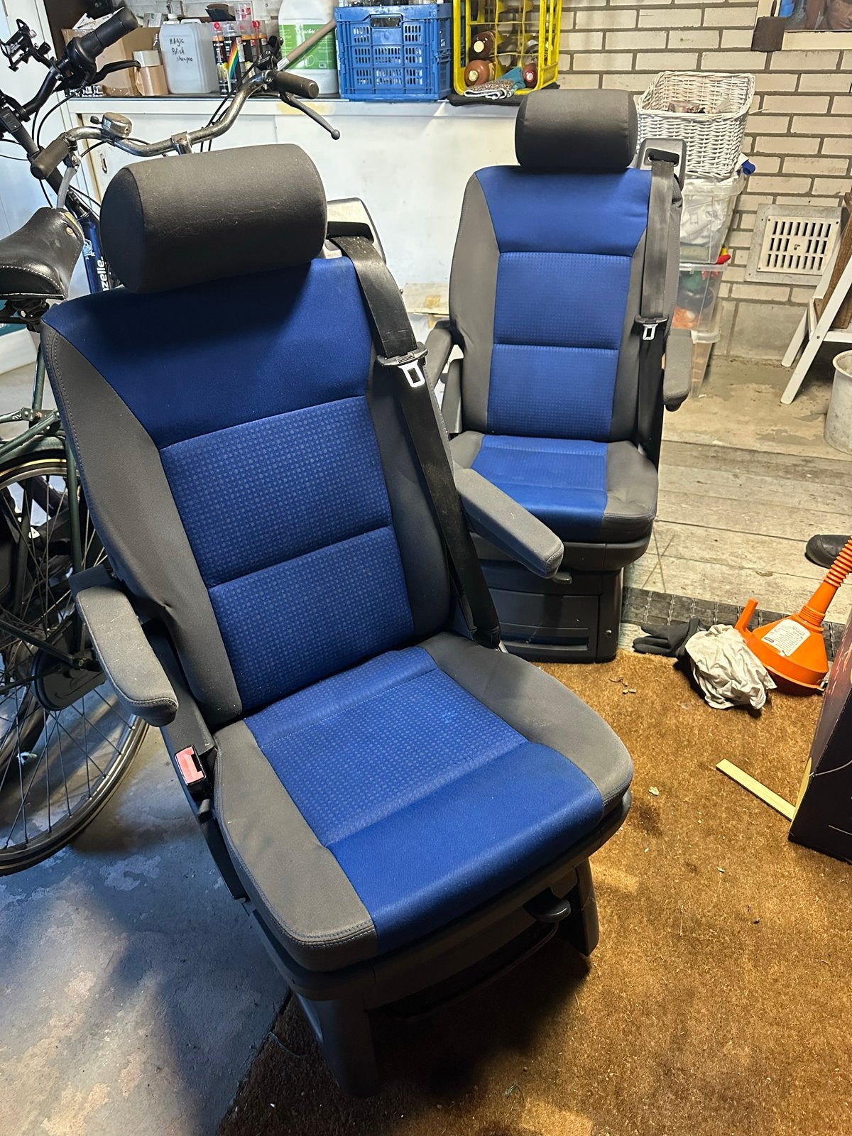 Twee Gebruikte VW Autostoelen - Blauw/Grijs, Ophalen, Gebruikt, Universele onderdelen