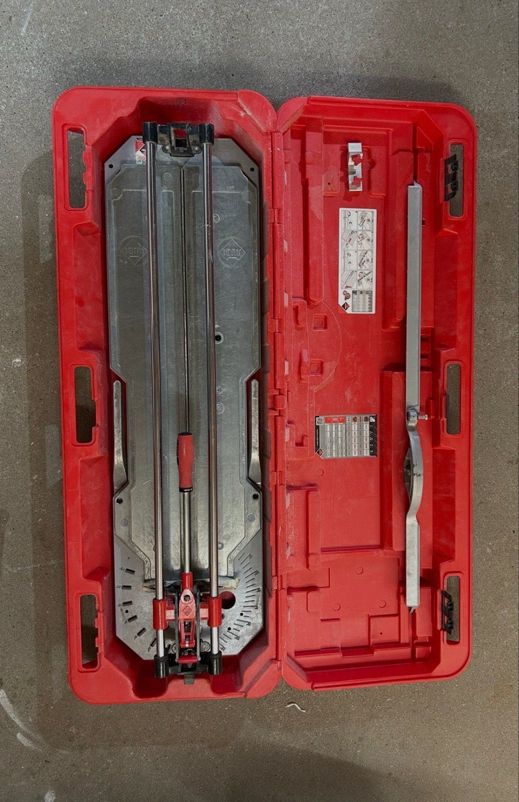 Rubi TX-900 Tegelsnijder in Koffer, Ophalen, Gebruikt, Overige typen, Minder dan 5 m²
